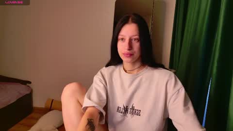 sextezi online show from August 10, 5:45 am