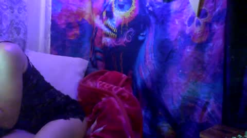 Leeah CloudZzz online show from July 27, 6:05 pm