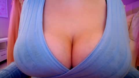 Snapshot of sexxxyprincess chatting on October 2, 2:43 am Princess online show from October 2, 2:43 am