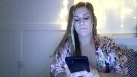 Snapshot of sexxxyvibes chatting on October 7, 4:41 am sexxxyvibes online show from October 7, 4:41 am