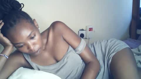 sexxy_curvy23 online show from April 24, 8:16 am