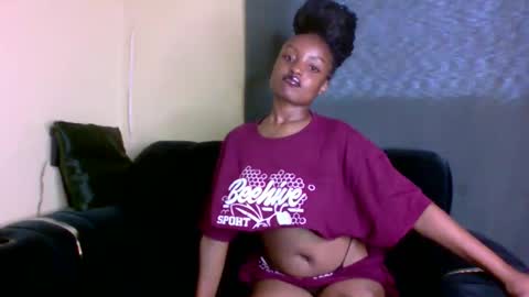 sexxy_daisyy online show from March 17, 7:02 am