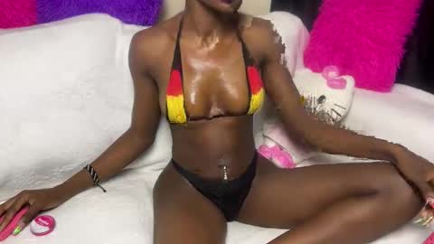 sexy_aluna online show from May 22, 10:38 pm