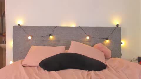 sexy_couple_xx1 online show from February 5, 8:23 pm