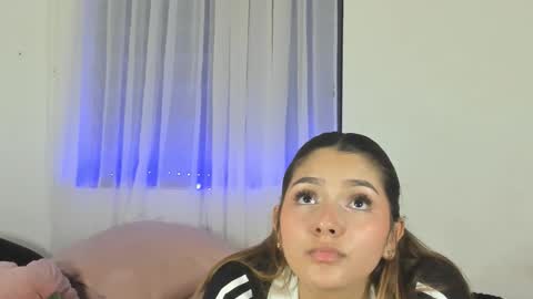 sexy_couple_xx1 online show from September 29, 4:00 am