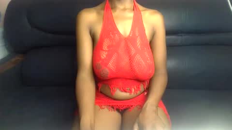 Ellahh online show from April 6, 9:21 am