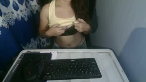 sexy_elodiee online show from October 6, 6:20 am