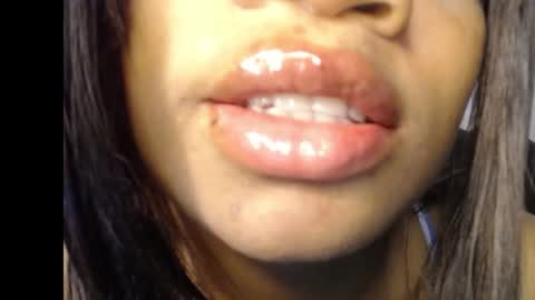 Ella online show from June 18, 8:03 pm