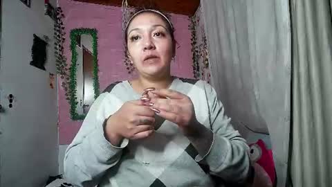 sexy lolas online show from July 29, 5:40 am