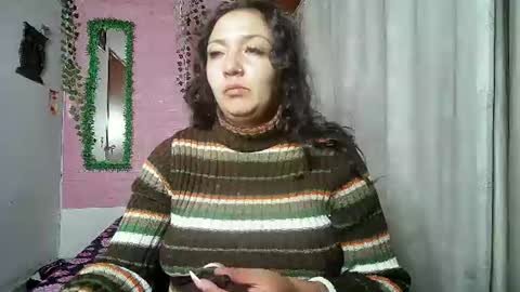 sexy lolas online show from July 2, 4:39 am
