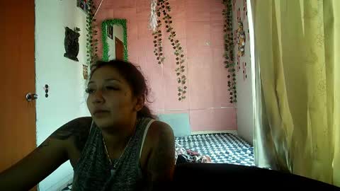 sexy lolas online show from May 10, 10:05 pm