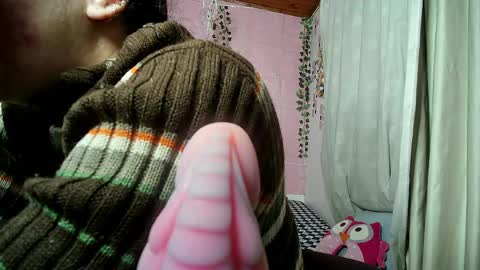 sexy lolas online show from April 24, 5:31 am