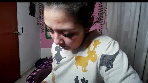 sexy lolas online show from December 4, 3:06 am