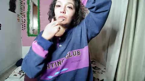 sexy lolas online show from November 15, 6:15 am