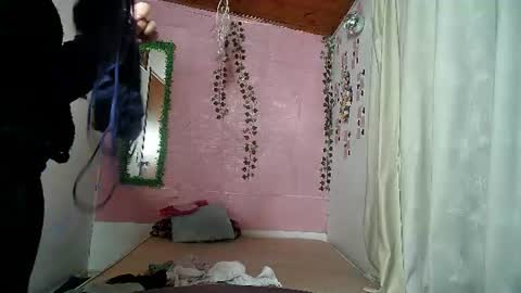 sexy lolas online show from July 8, 7:34 am