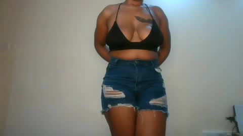 sexy_lyna online show from June 23, 3:25 am