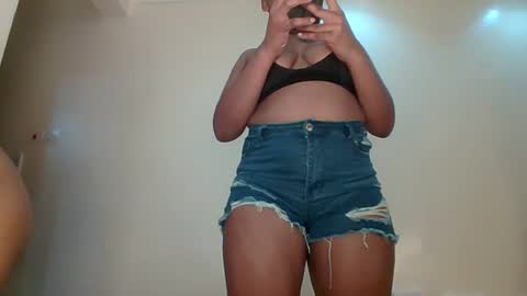 sexy_lyna online show from July 19, 10:12 pm