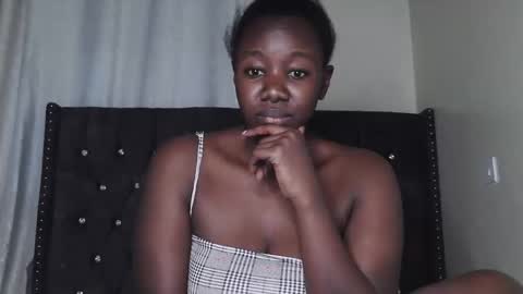 sexy_melanin11 online show from September 30, 3:17 am