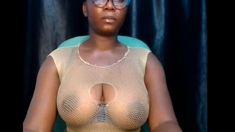 zoe online show from March 11, 6:30 pm