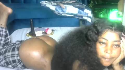 sexy pigeon online show from April 23, 9:49 pm