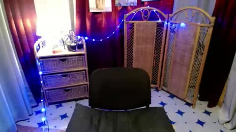angela online show from May 7, 4:35 pm