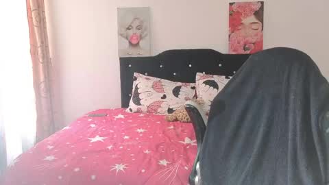 sexy_valeshca online show from April 24, 7:49 pm