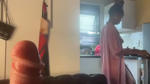 sexyasszeeee online show from February 24, 12:41 pm