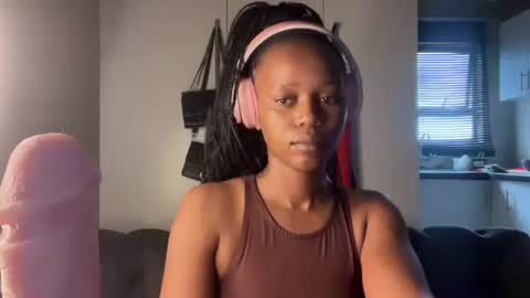 sexyasszeeee online show from May 5, 11:16 am