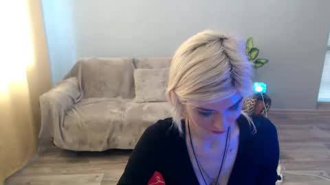 sexybeatriice online show from May 15, 7:28 am