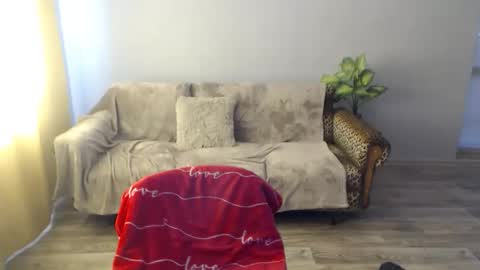 sexybeatriice online show from June 5, 7:03 am