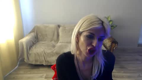 sexybeatriice online show from May 16, 7:38 am