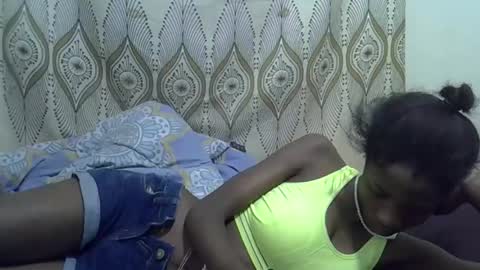 Snapshot of sexyboobies22 chatting on October 15, 9:32 am sexyboobies22 online show from October 15, 9:32 am