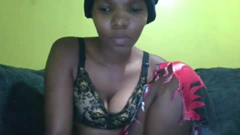 Essy online show from November 13, 7:05 pm