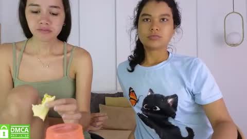 chanell and yina online show from June 24, 1:51 pm