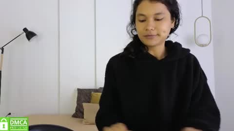 chanell and yina online show from June 18, 1:38 pm
