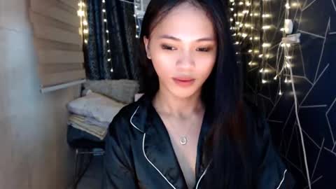 Miss Cheng online show from November 15, 7:54 am