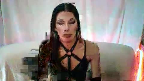 Devine online show from June 14, 11:40 pm