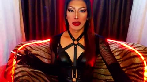 Devine online show from July 7, 8:57 pm