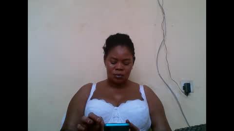 Snapshot of sexydove2 chatting on October 20, 7:02 am EMILY online show from October 20, 7:02 am