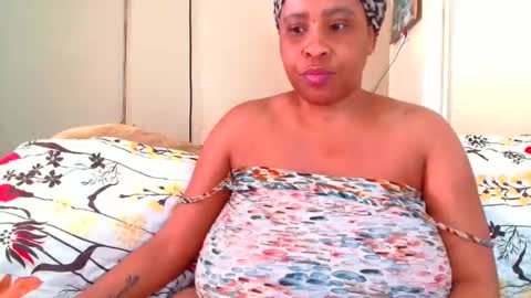sexyebonylove89 online show from April 9, 8:42 am