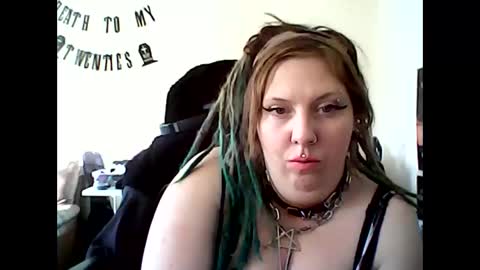 Wouldntyouliketoknow online show from October 25, 2:39 pm