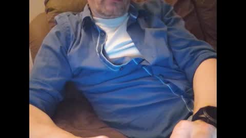 Snapshot of sexyenglish24 chatting on December 8, 2:03 am Daddy-English online show from December 8, 2:03 am