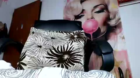 Mary online show from July 15, 10:31 am