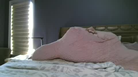 LisaisLuscious online show from July 2, 2:00 pm