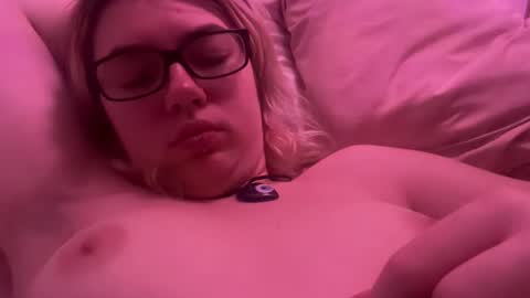 sexyflower21555 online show from December 3, 4:31 am