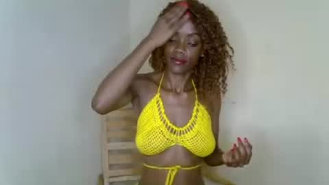 SexyHollyMontana1111 online show from June 18, 7:14 am