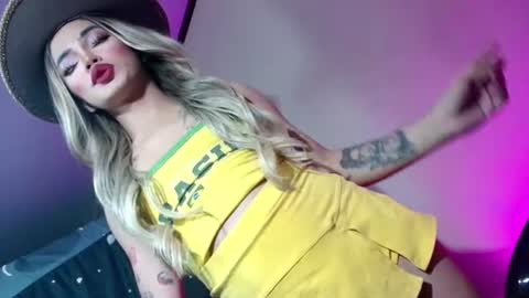 sexyhotbabe18 online show from June 21, 7:42 pm
