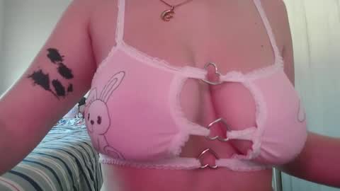 sexyjessicavega online show from May 2, 8:25 pm