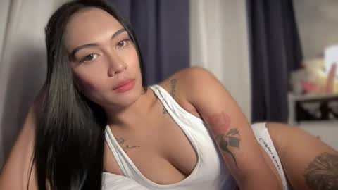 maxine online show from February 24, 8:17 am