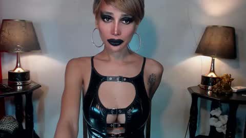 Queen Sofia online show from May 28, 2:31 am
